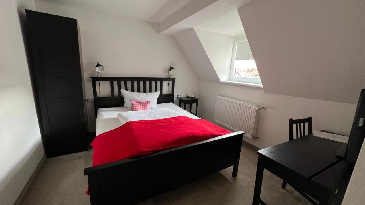 Hotel & Restaurant Zum Karpfen Obernburg am Main Buitenkant foto